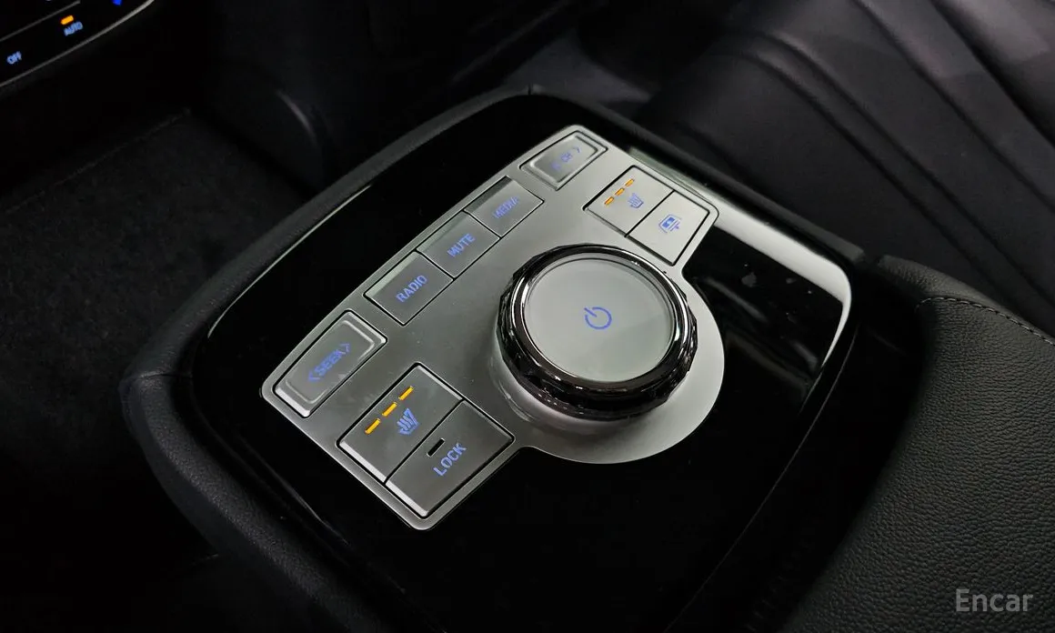 Фото 19 - Genesis G80