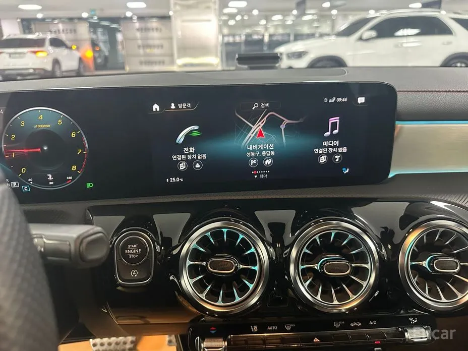 Фото 16 - Mercedes-Benz CLA-Class