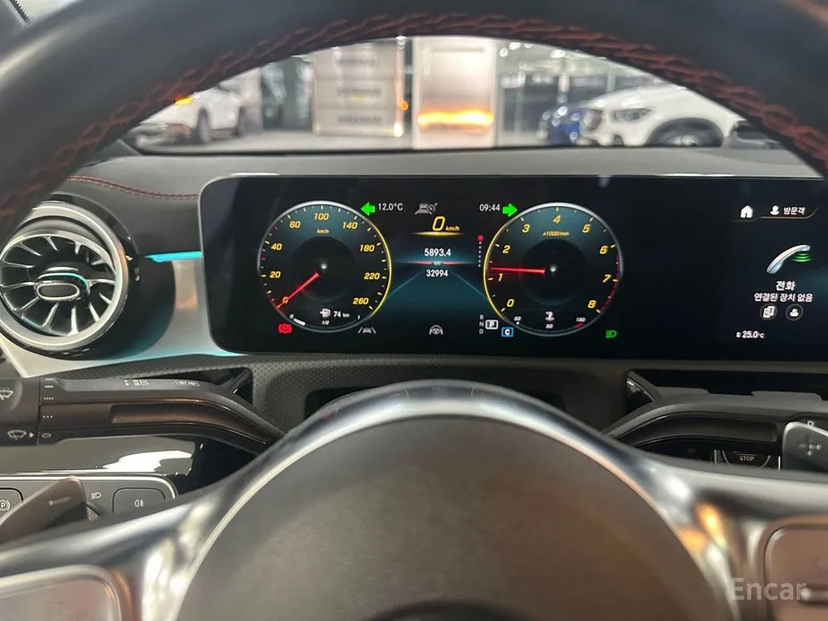 Фото 8 - Mercedes-Benz CLA-Class