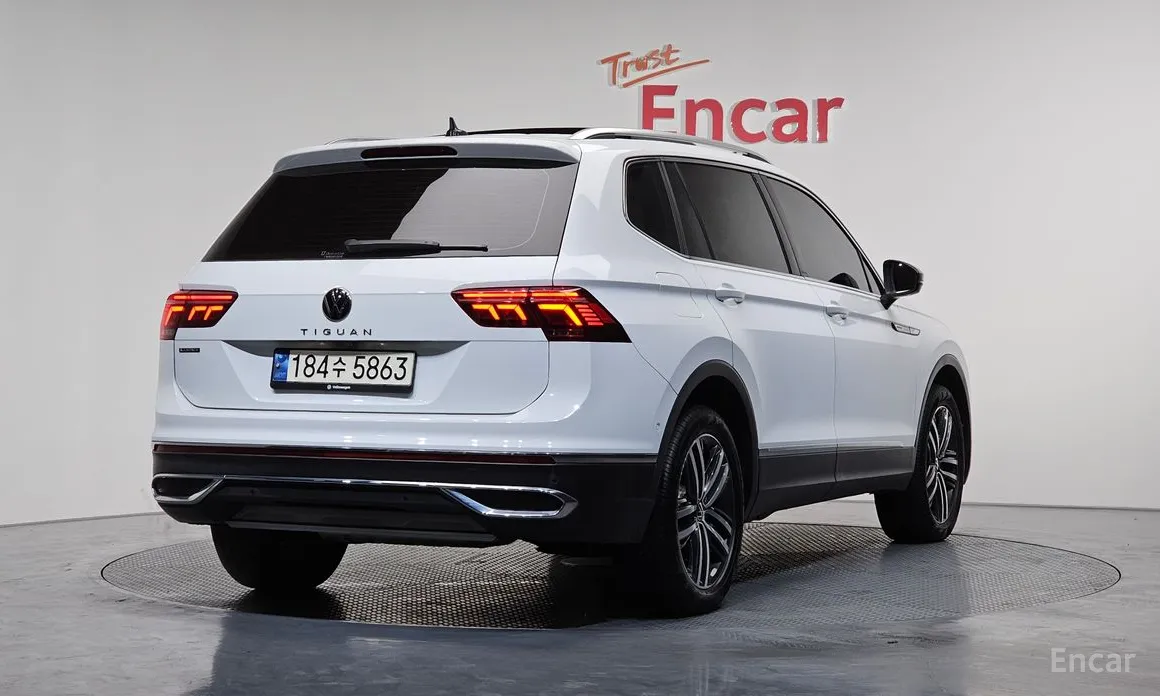 Фото 2 - Volkswagen Tiguan