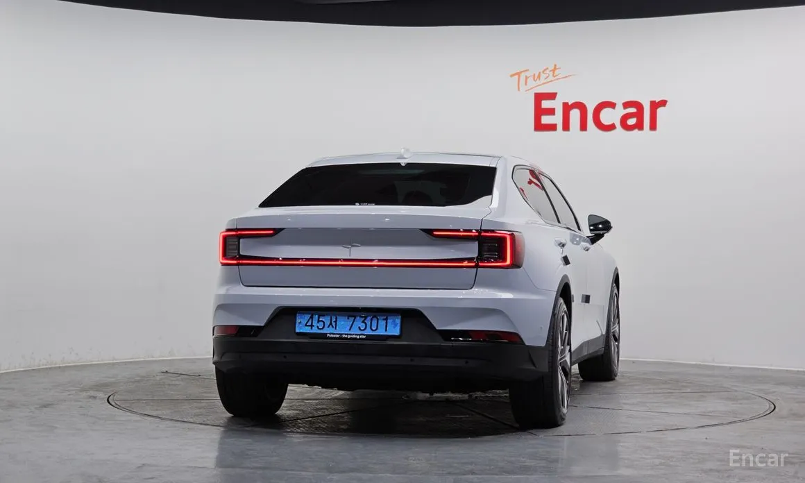 Фото 4 - Polestar 2