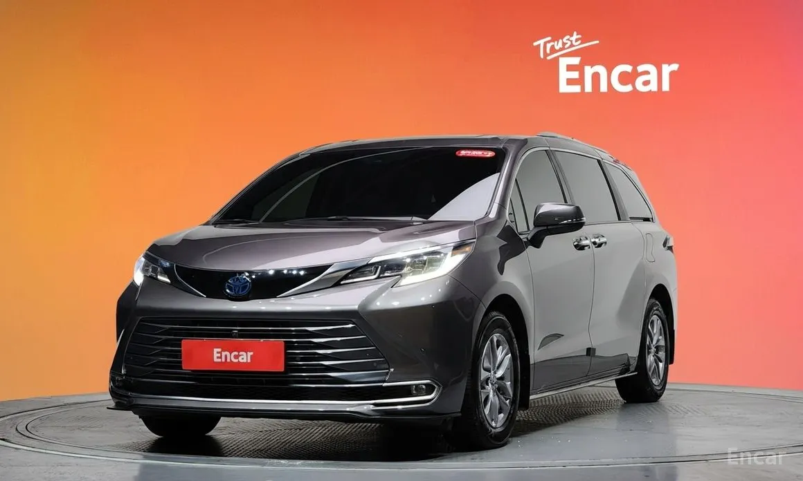 Фото 1 - Toyota Sienna