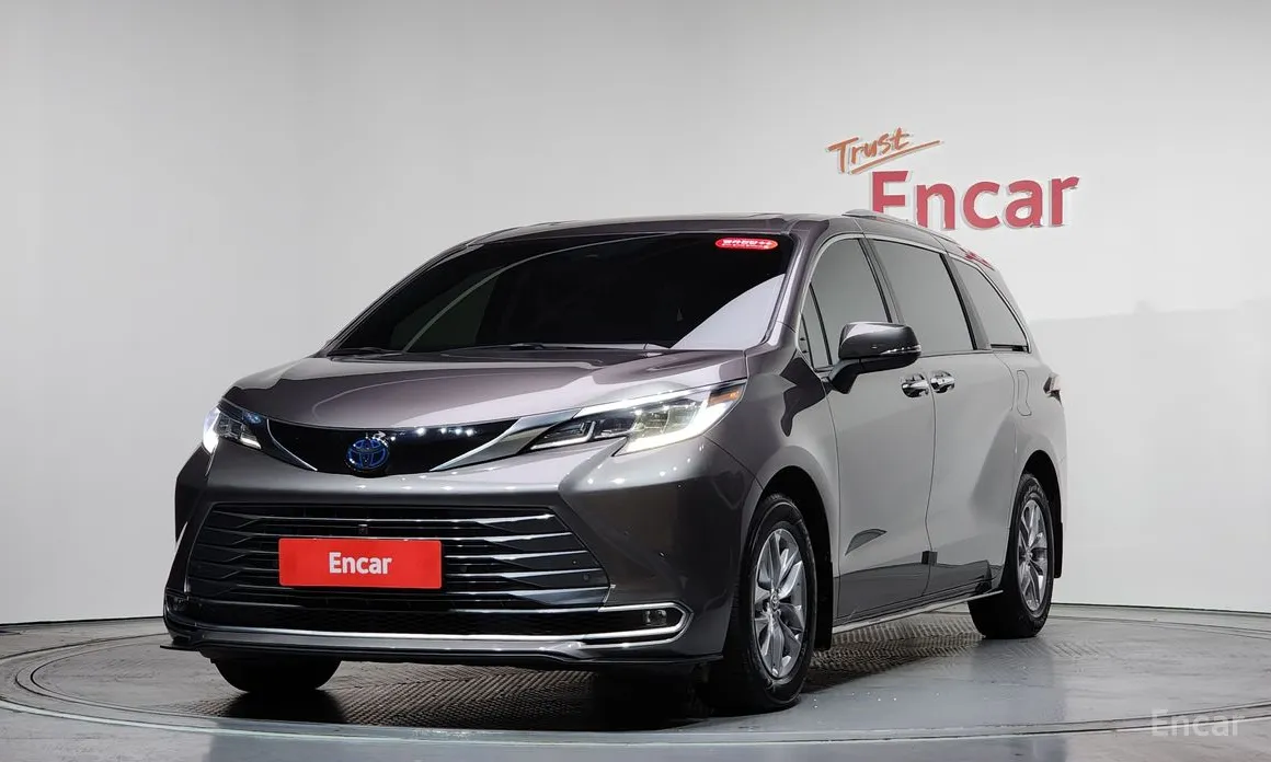 Фото 11 - Toyota Sienna