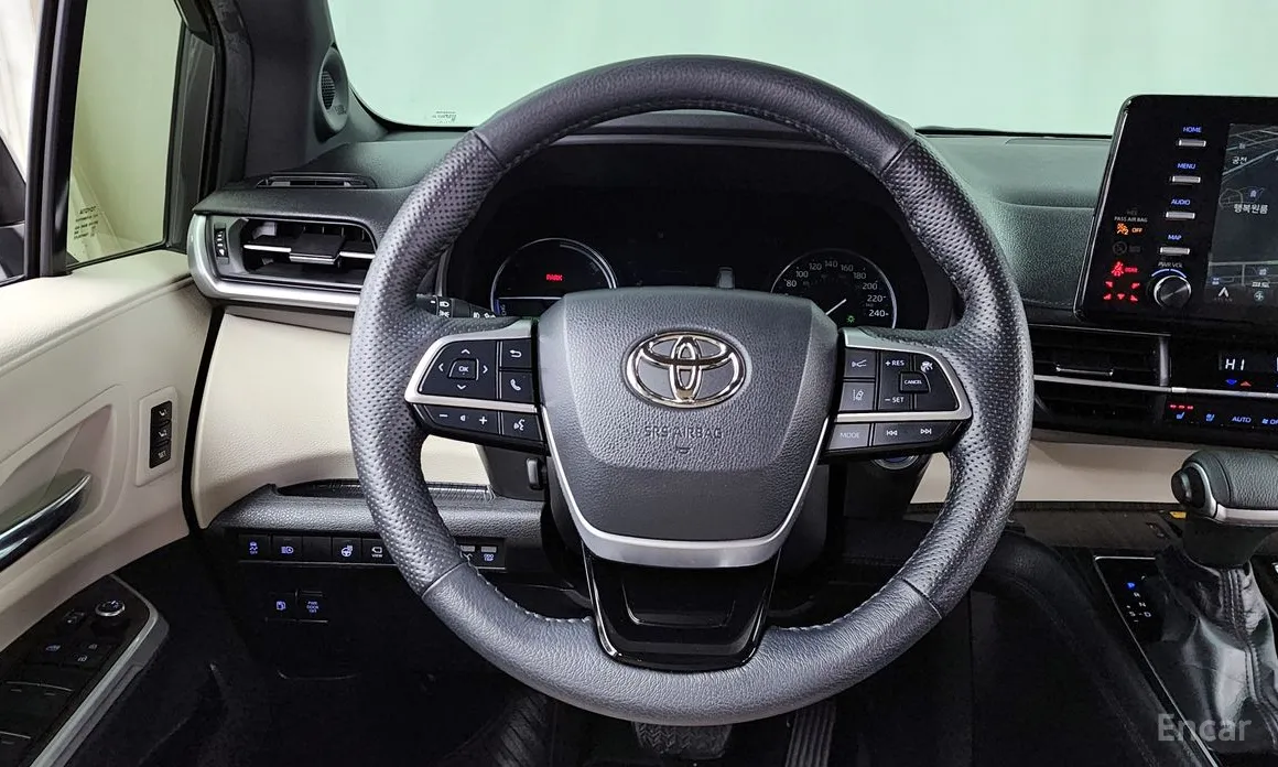 Фото 14 - Toyota Sienna