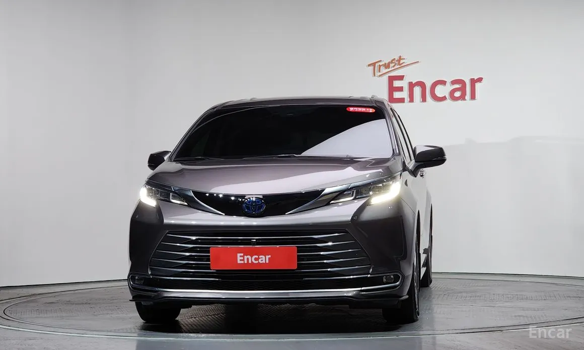 Фото 3 - Toyota Sienna