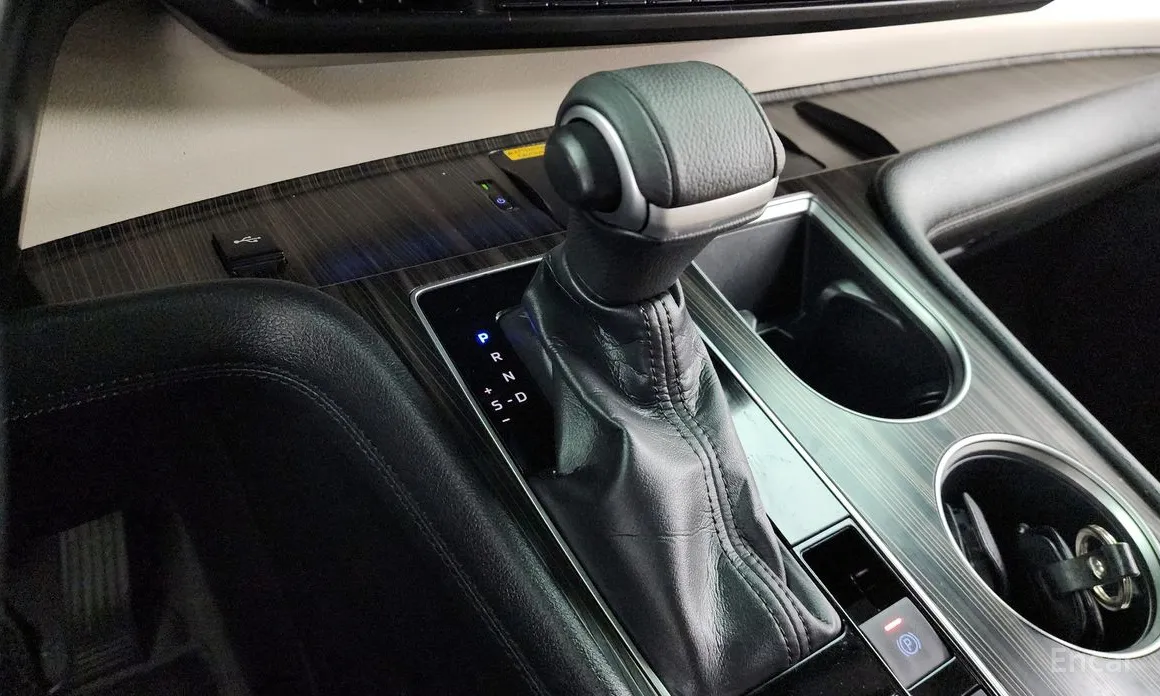 Фото 9 - Toyota Sienna