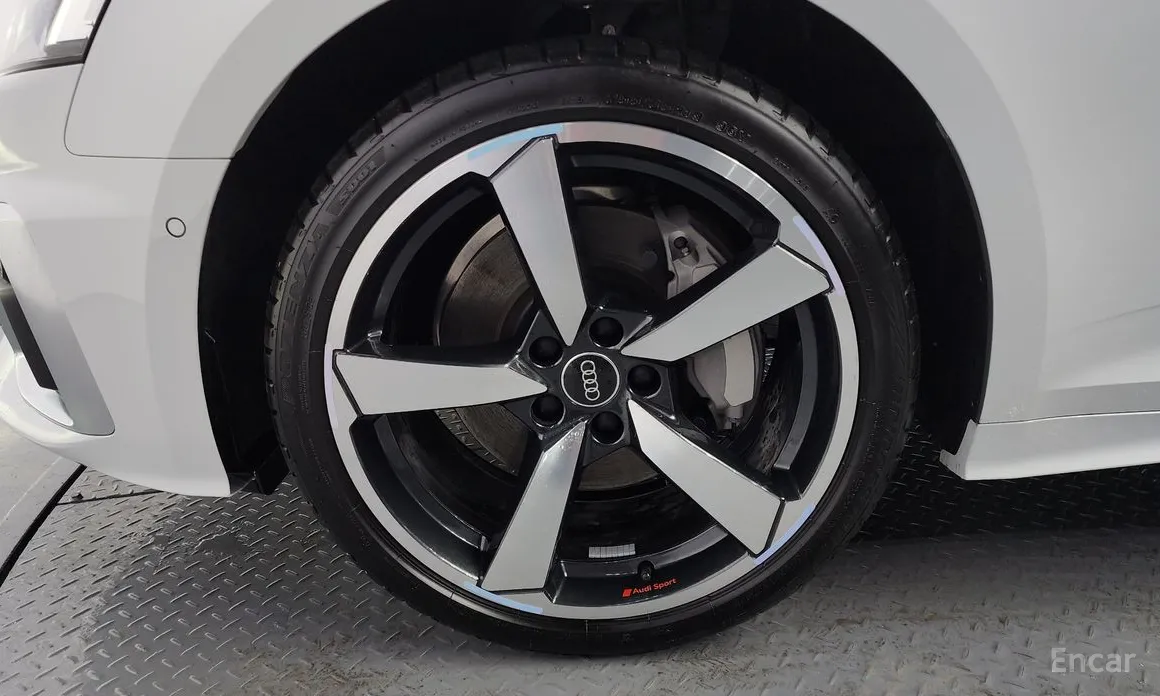 Фото 5 - Audi A5