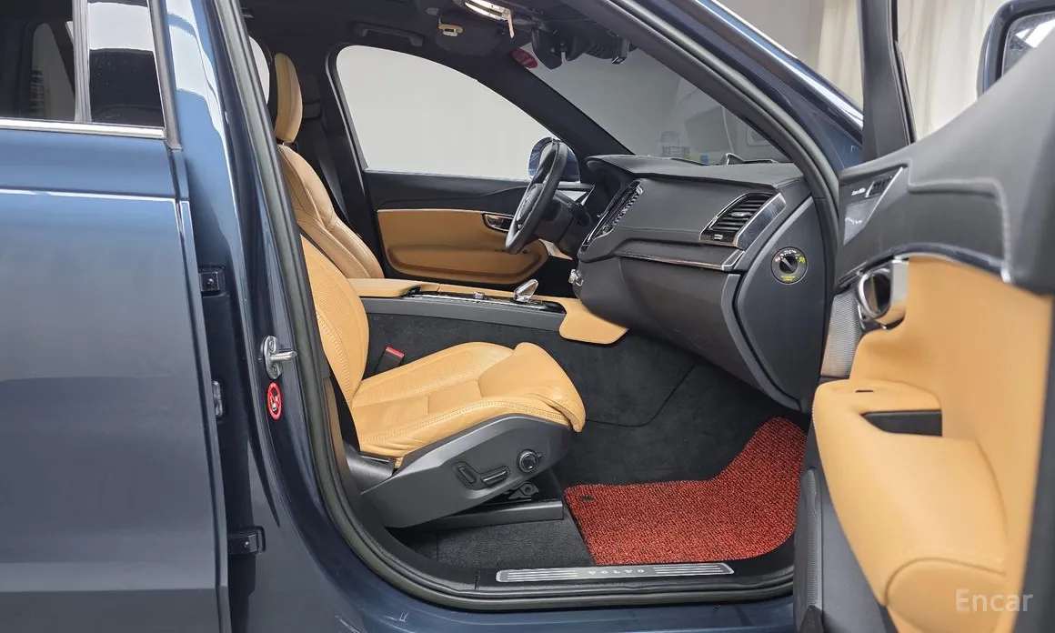 Фото 11 - Volvo XC90