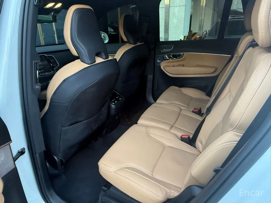 Фото 8 - Volvo XC90