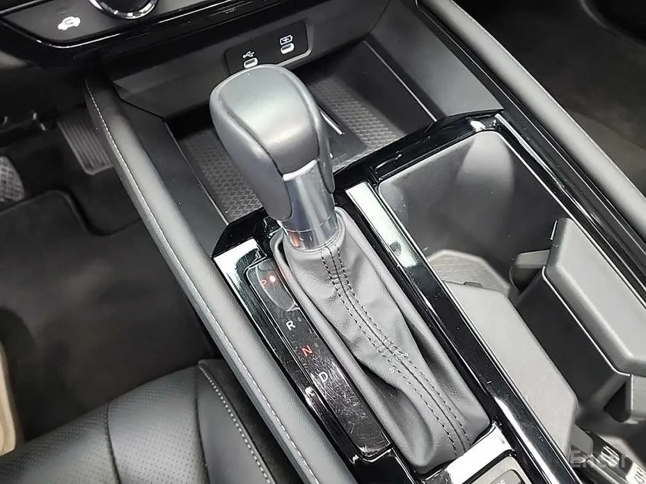 Фото 8 - Honda Accord