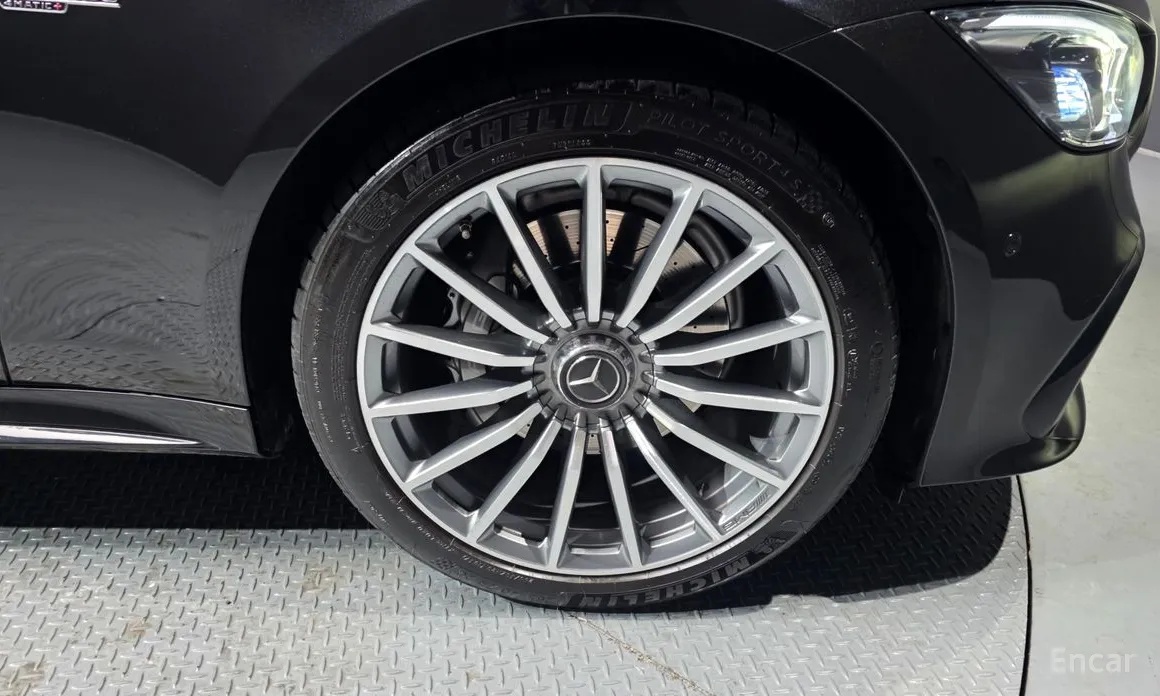 Фото 5 - Mercedes-Benz AMG GT