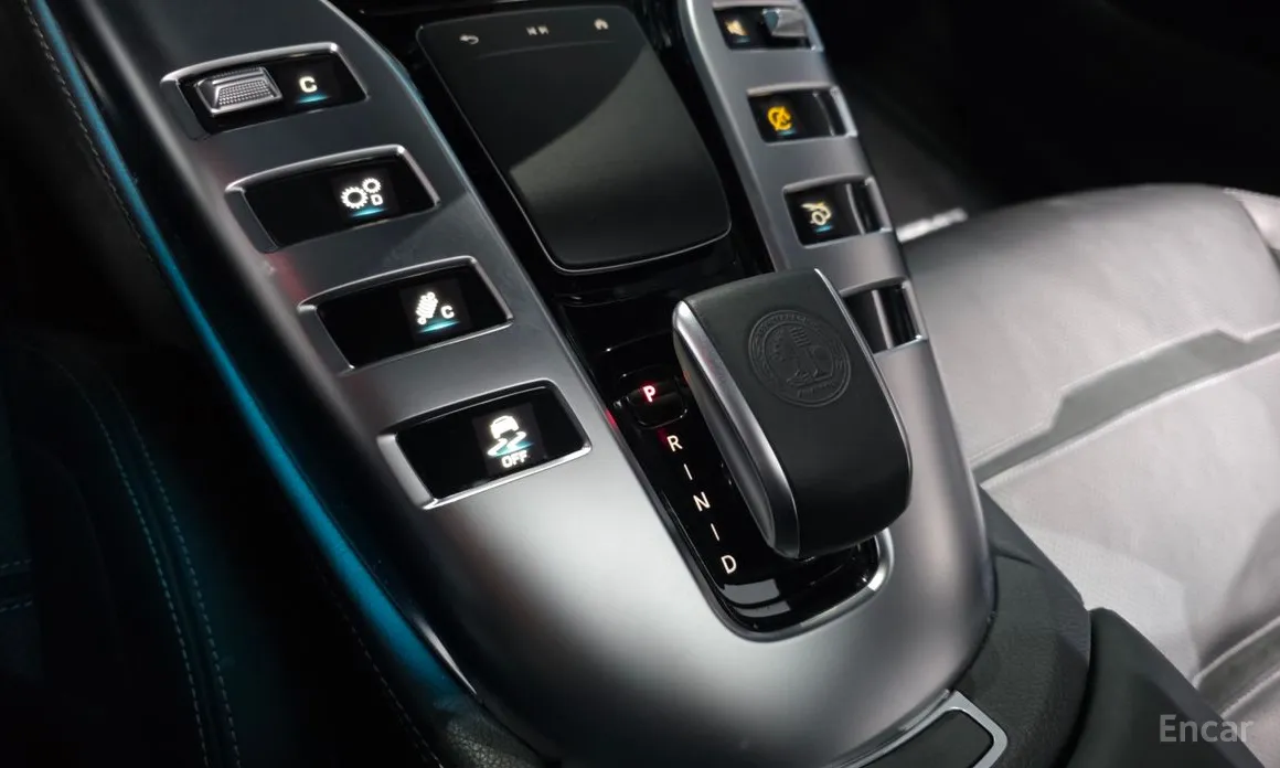 Фото 9 - Mercedes-Benz AMG GT