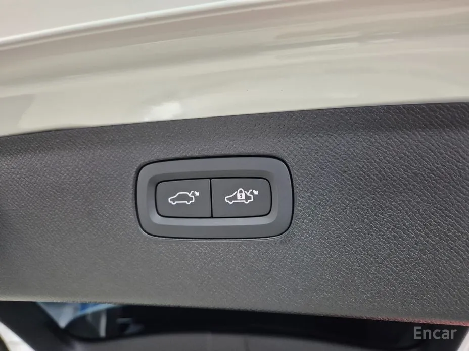 Фото 17 - Volvo XC90