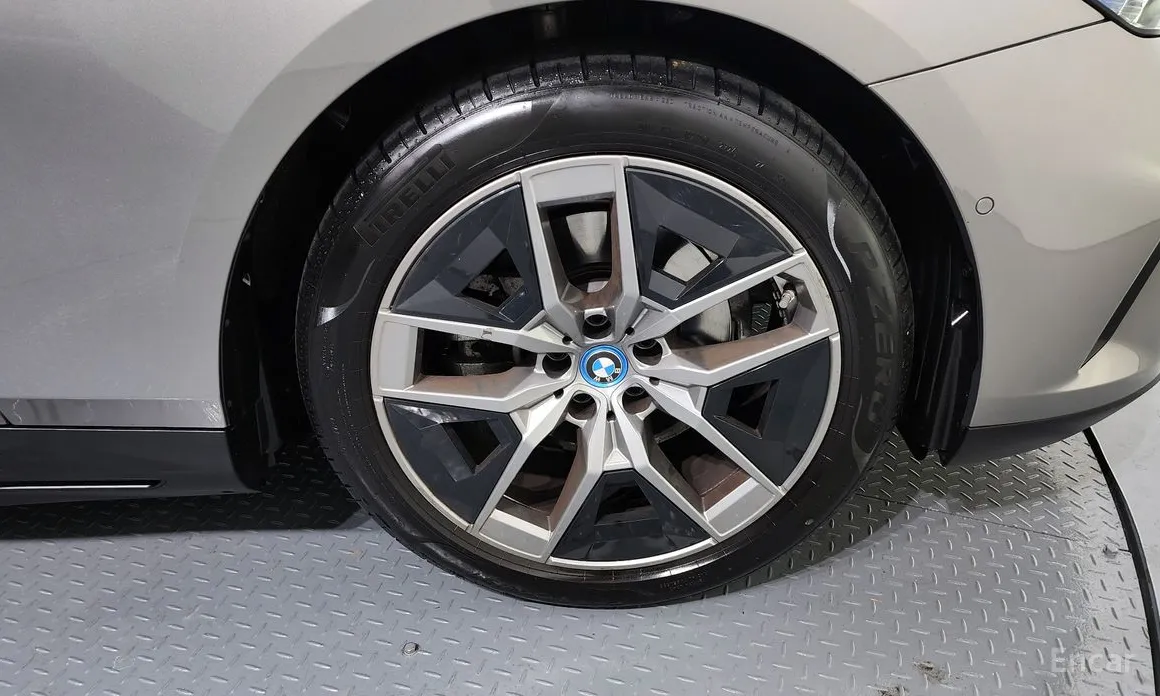 Фото 5 - BMW 5 Series