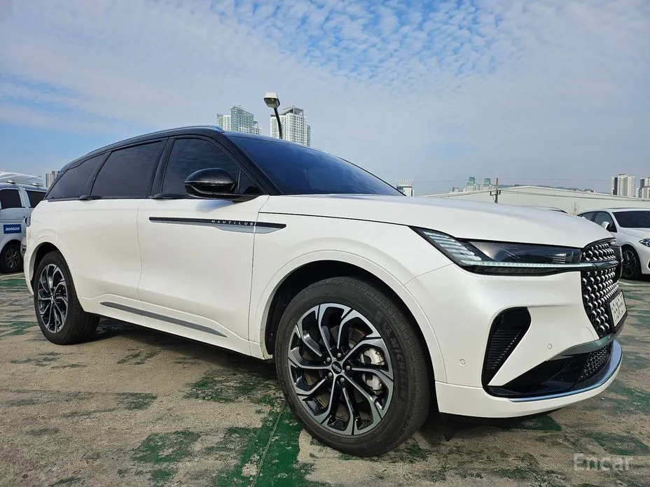 Фото 4 - Lincoln Nautilus