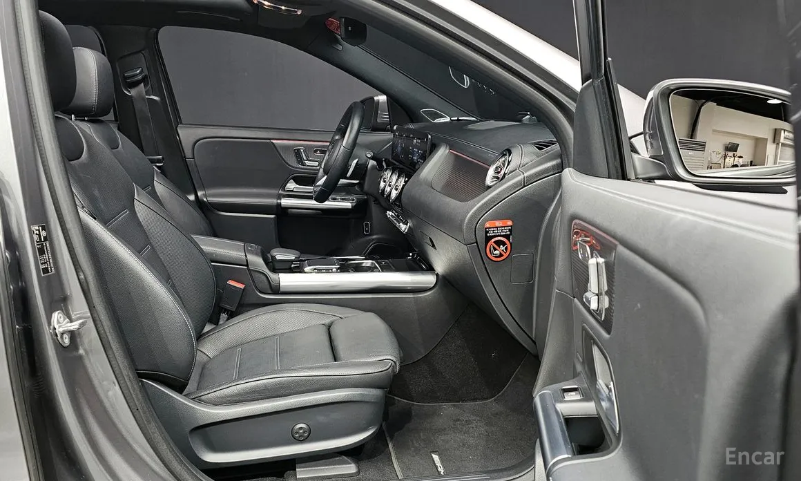 Фото 10 - Mercedes-Benz EQA