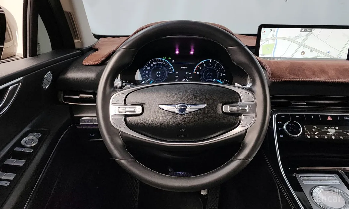 Фото 13 - Genesis GV80