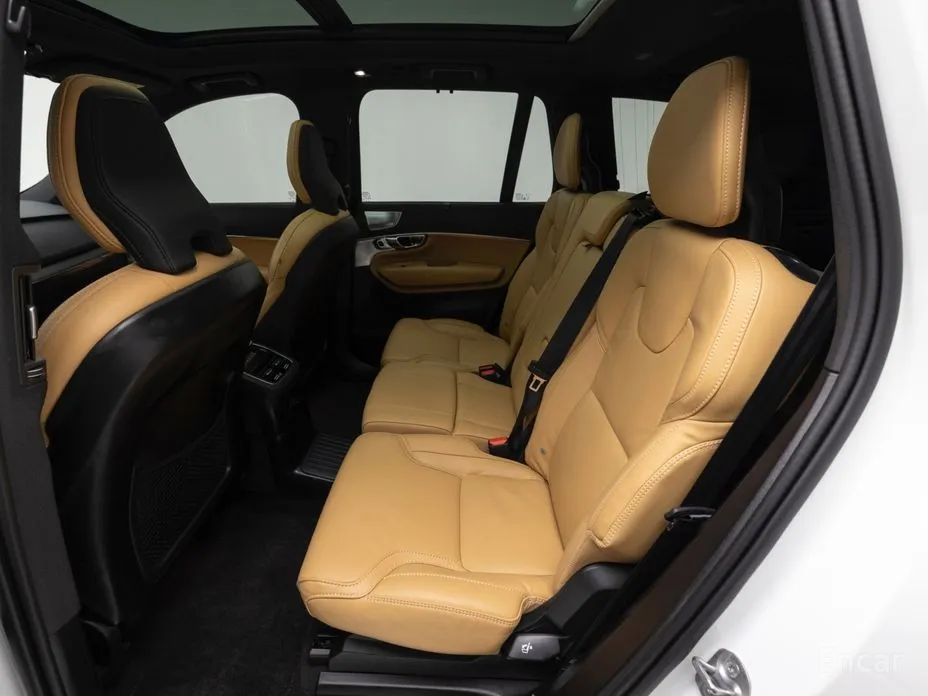 Photo 10 - Volvo XC90