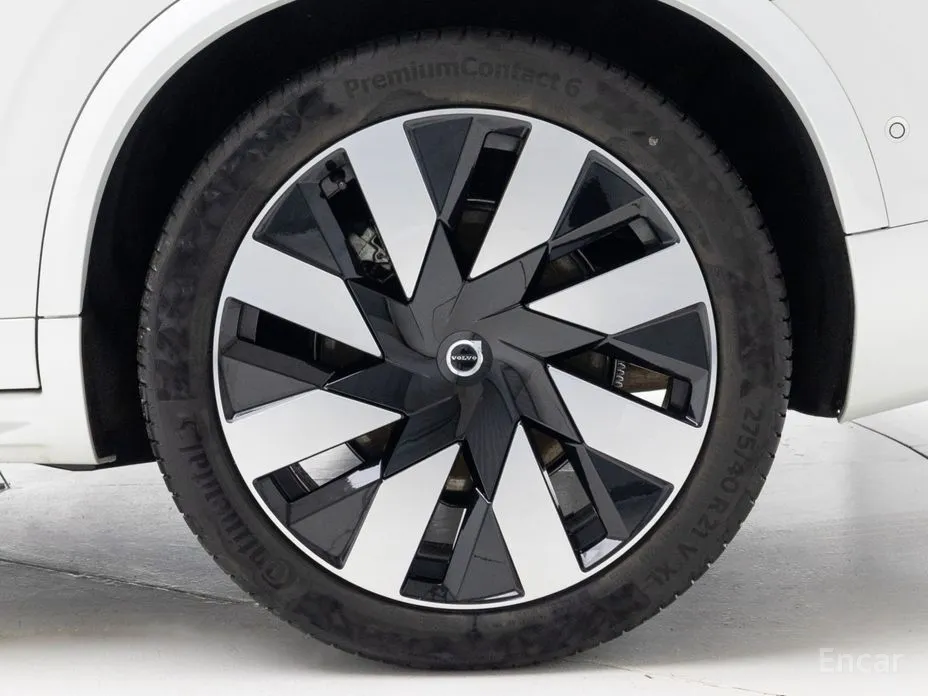 Photo 5 - Volvo XC90