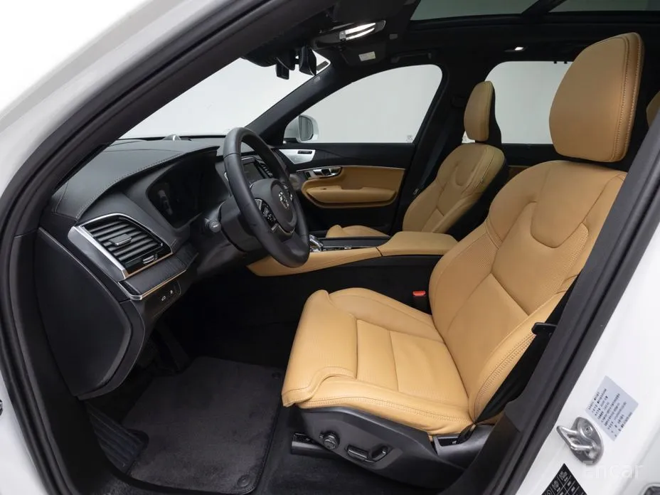 Photo 9 - Volvo XC90