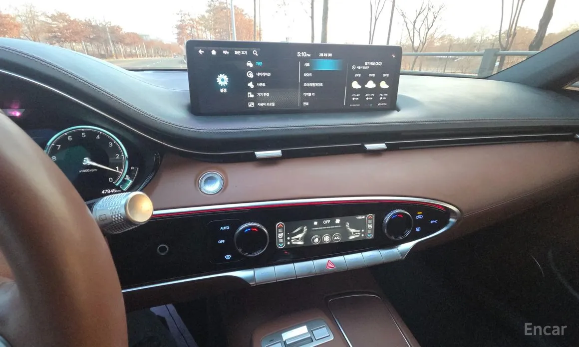 Фото 15 - Genesis GV70