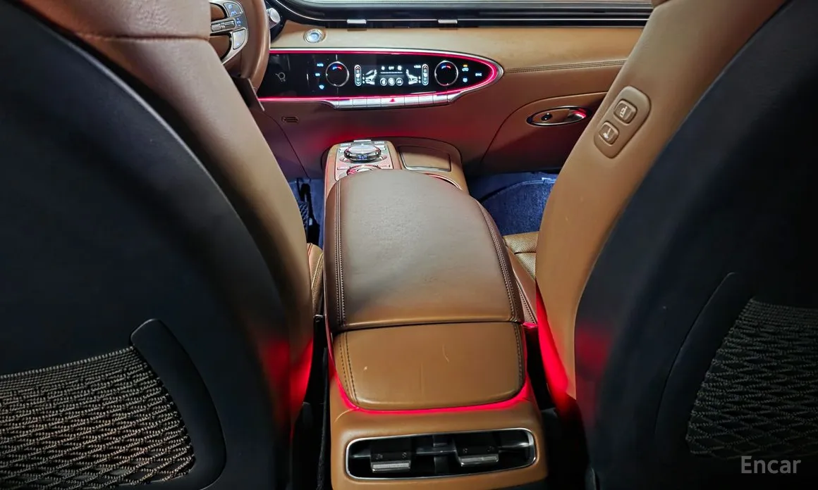 Фото 17 - Genesis GV70