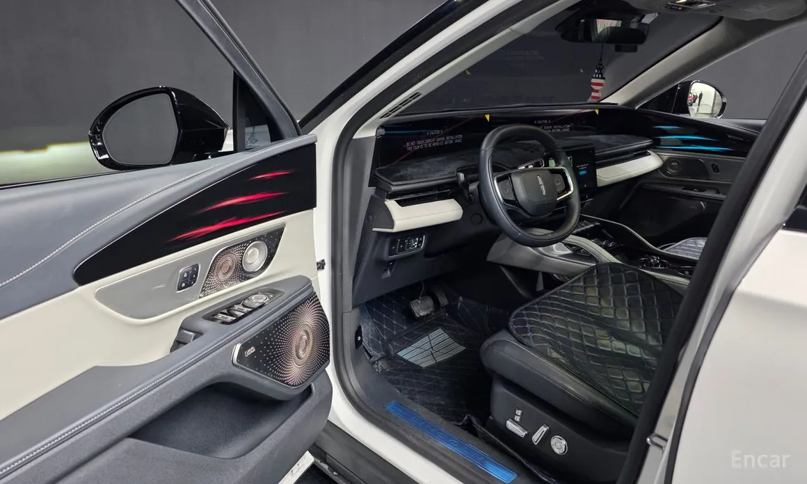 Фото 10 - Lincoln Nautilus