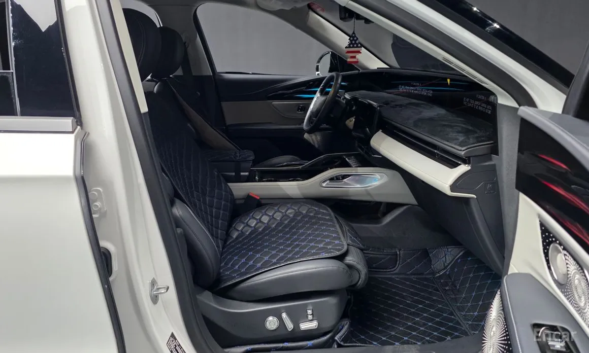 Фото 11 - Lincoln Nautilus