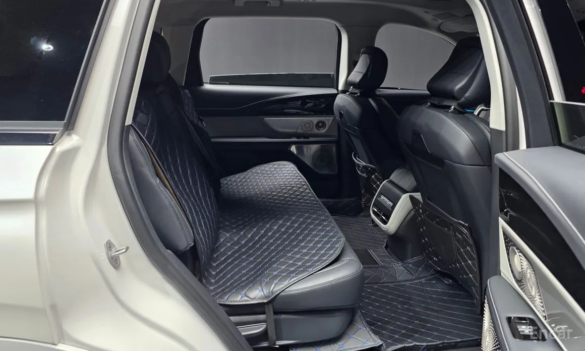 Фото 12 - Lincoln Nautilus