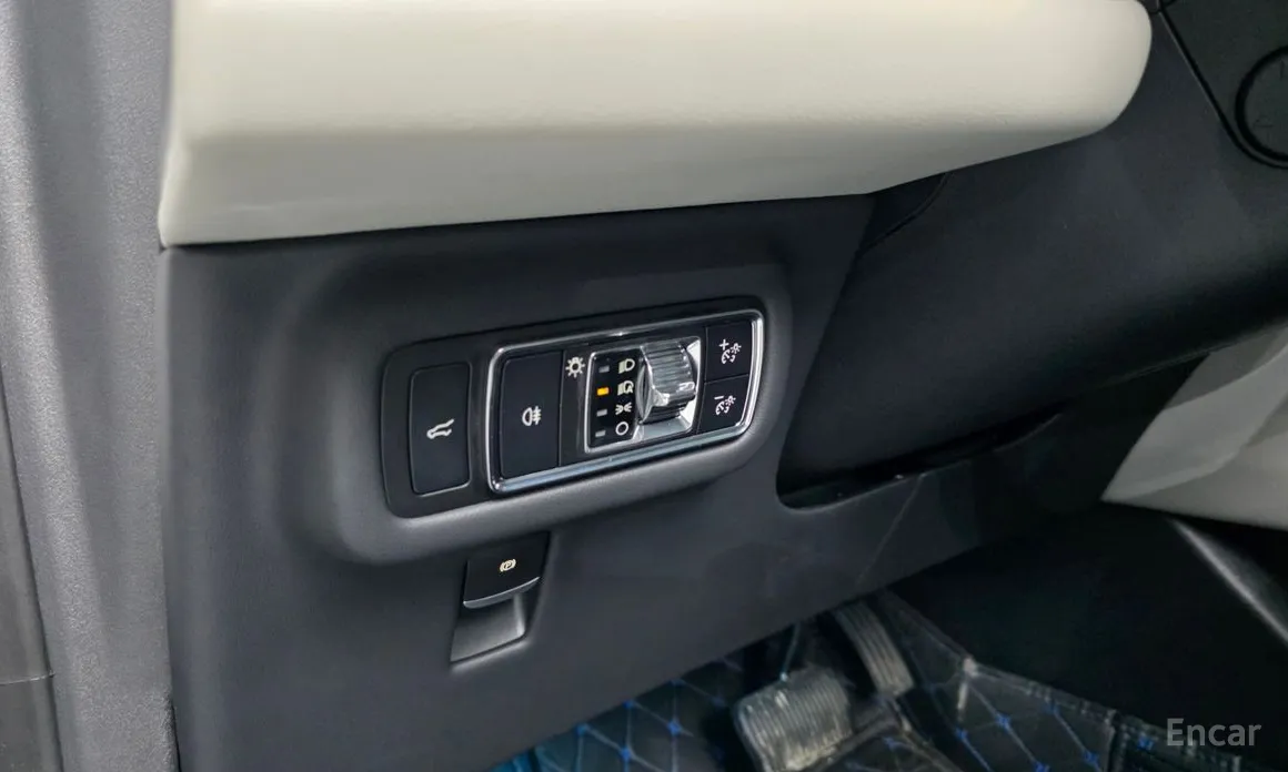 Фото 17 - Lincoln Nautilus