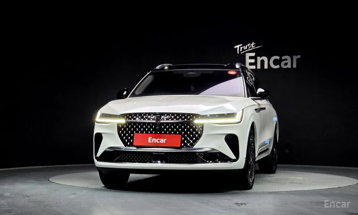 Фото 3 - Lincoln Nautilus