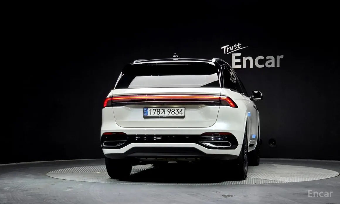 Фото 4 - Lincoln Nautilus