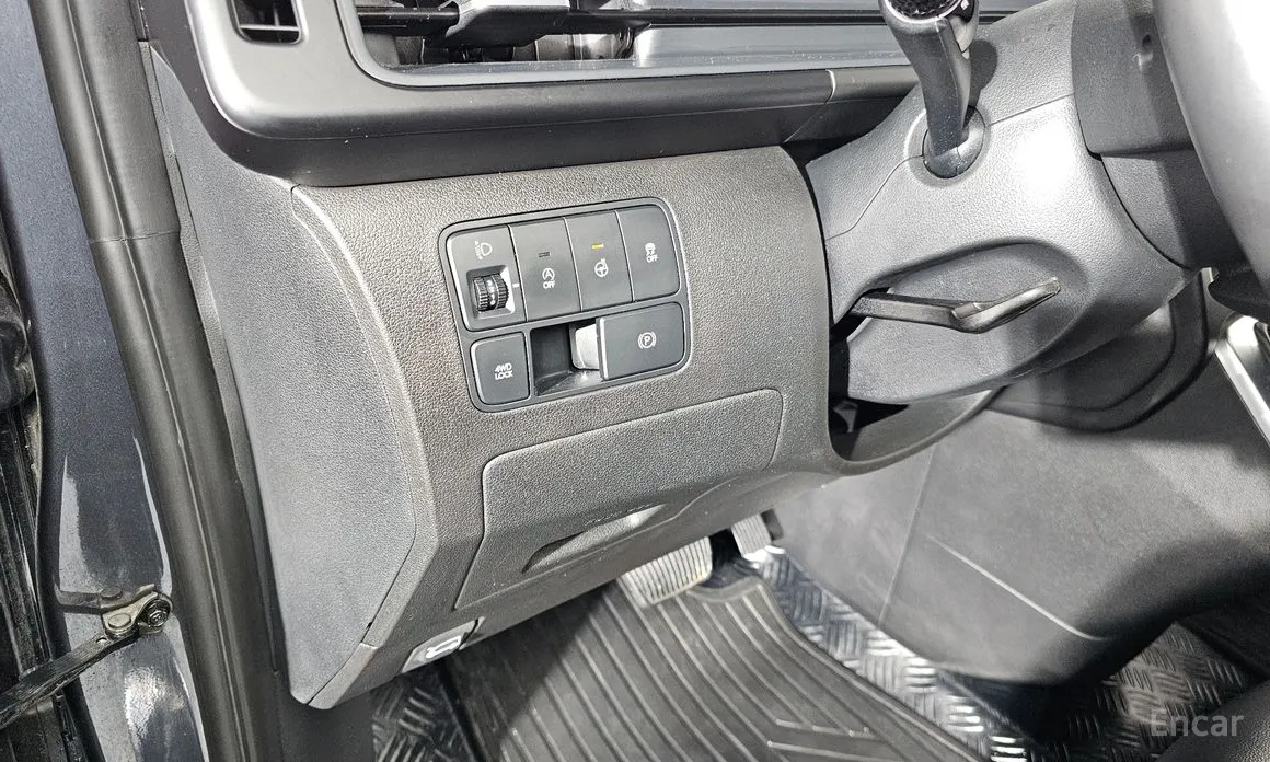 Photo 15 - Hyundai Staria