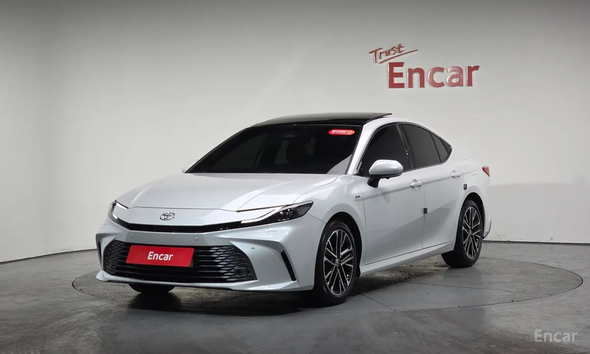 Фото 11 - Toyota Camry