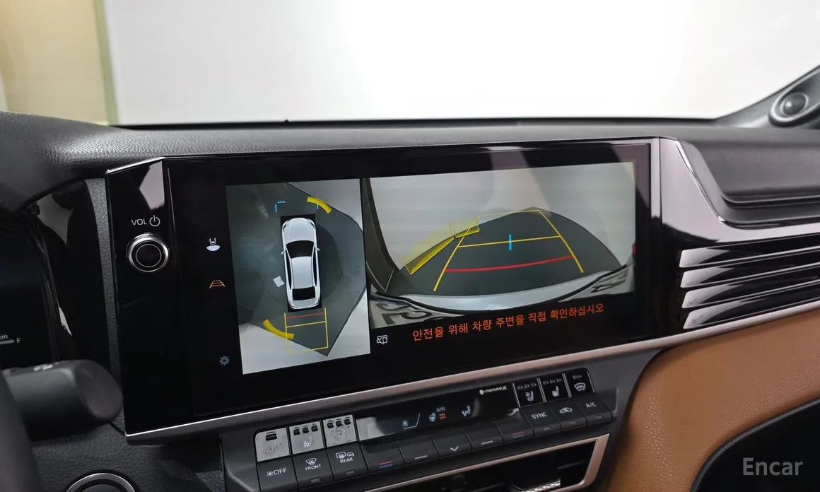 Фото 17 - Toyota Camry