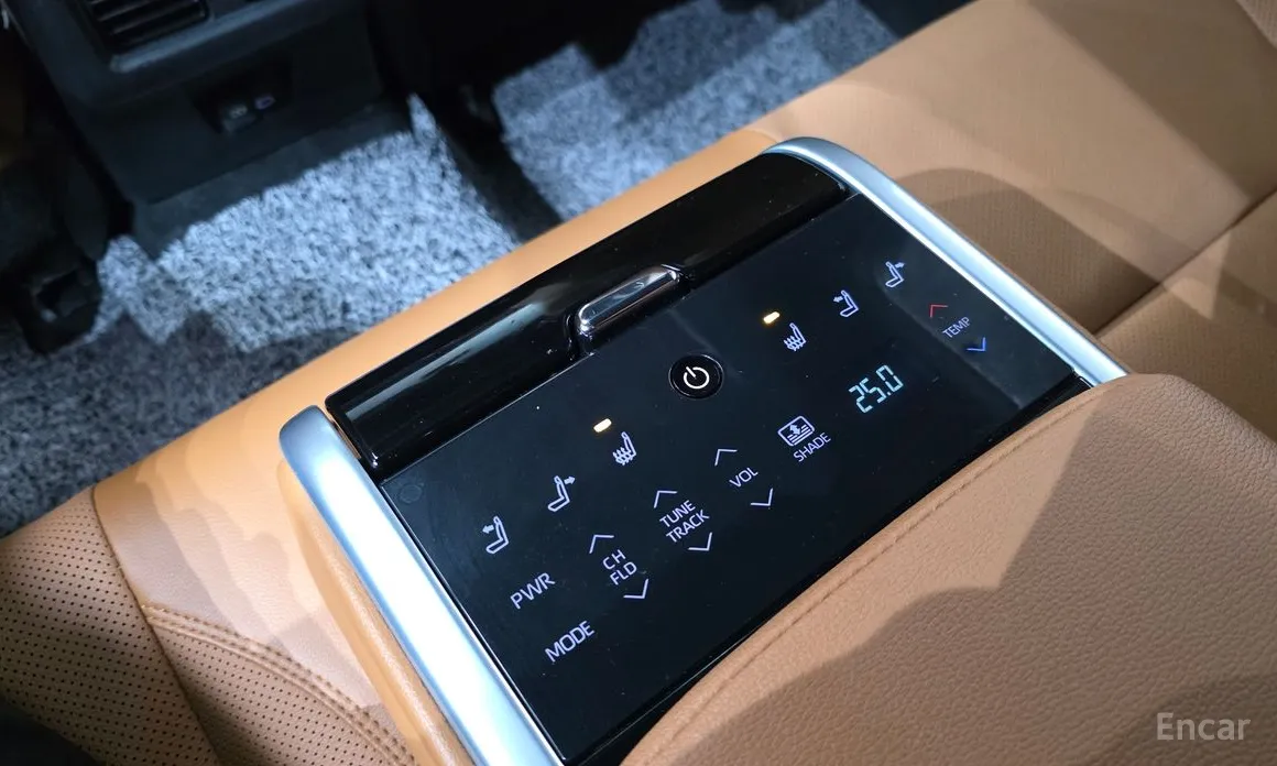 Фото 19 - Toyota Camry