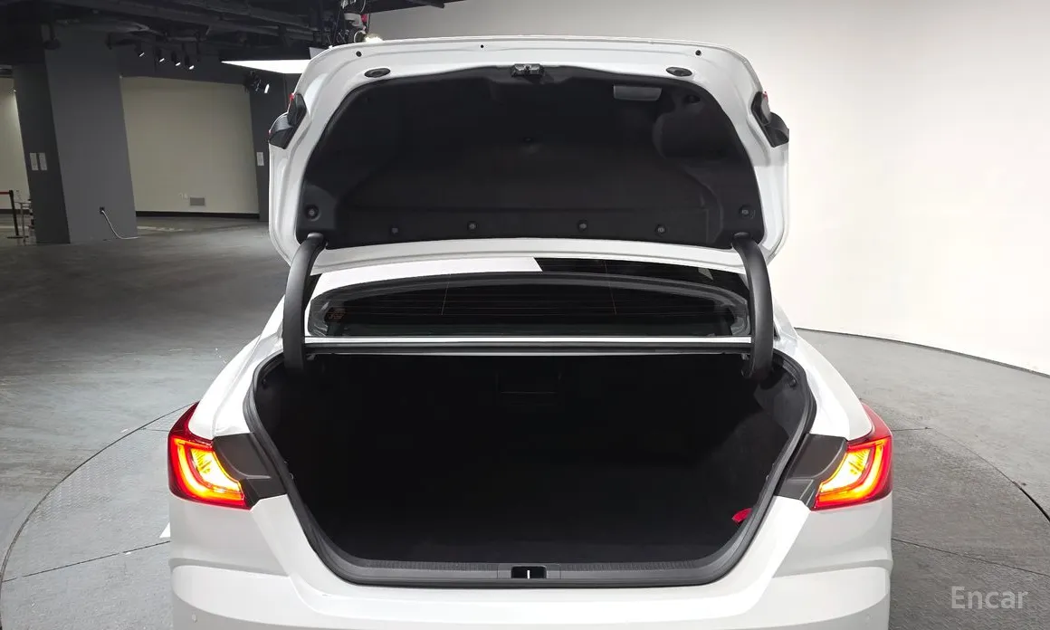 Фото 21 - Toyota Camry