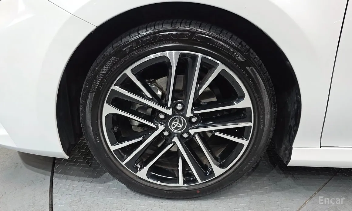 Фото 5 - Toyota Camry