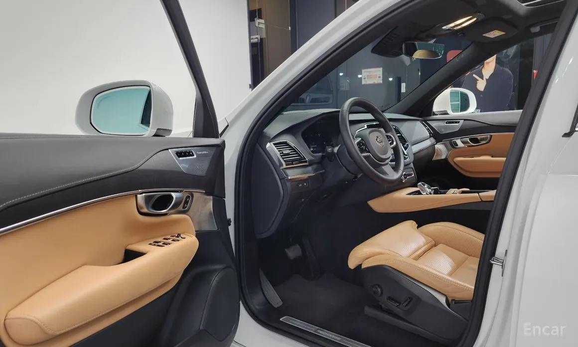 Фото 10 - Volvo XC90