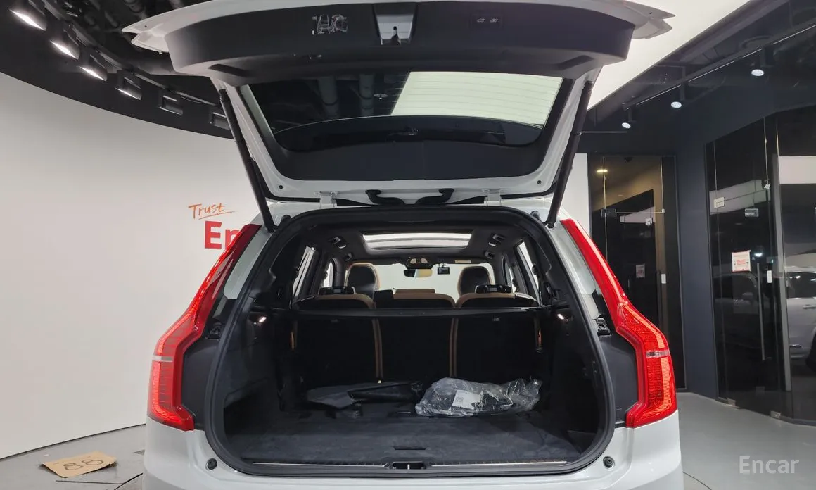 Фото 20 - Volvo XC90