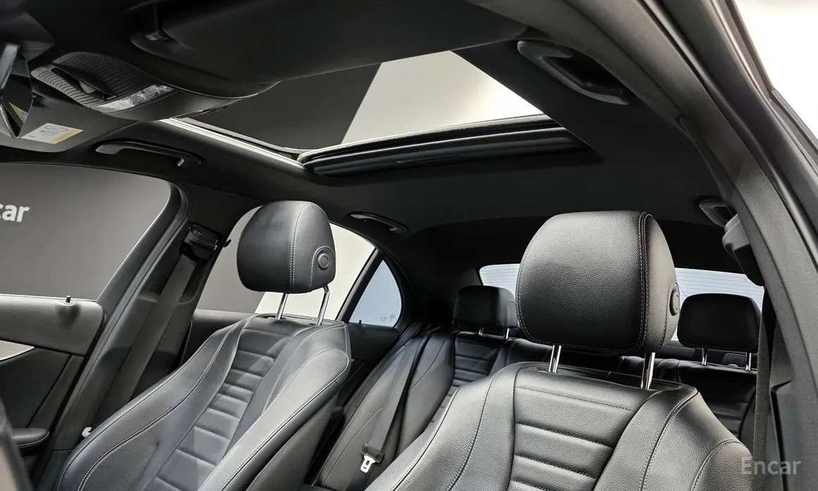 Фото 19 - Mercedes-Benz E-Class