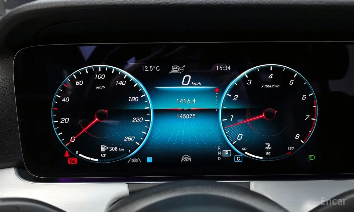 Фото 8 - Mercedes-Benz E-Class