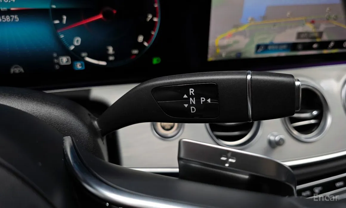 Фото 9 - Mercedes-Benz E-Class