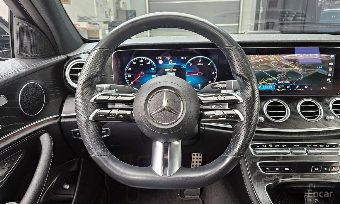 Фото 14 - Mercedes-Benz E-Class