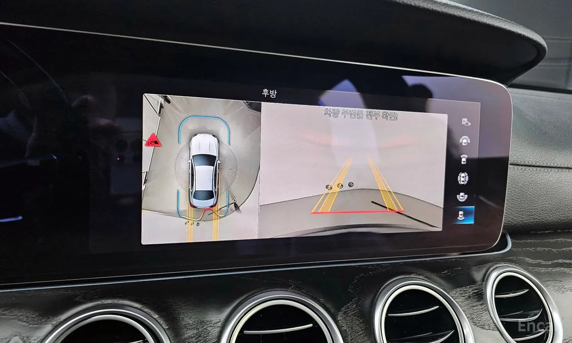 Фото 16 - Mercedes-Benz E-Class