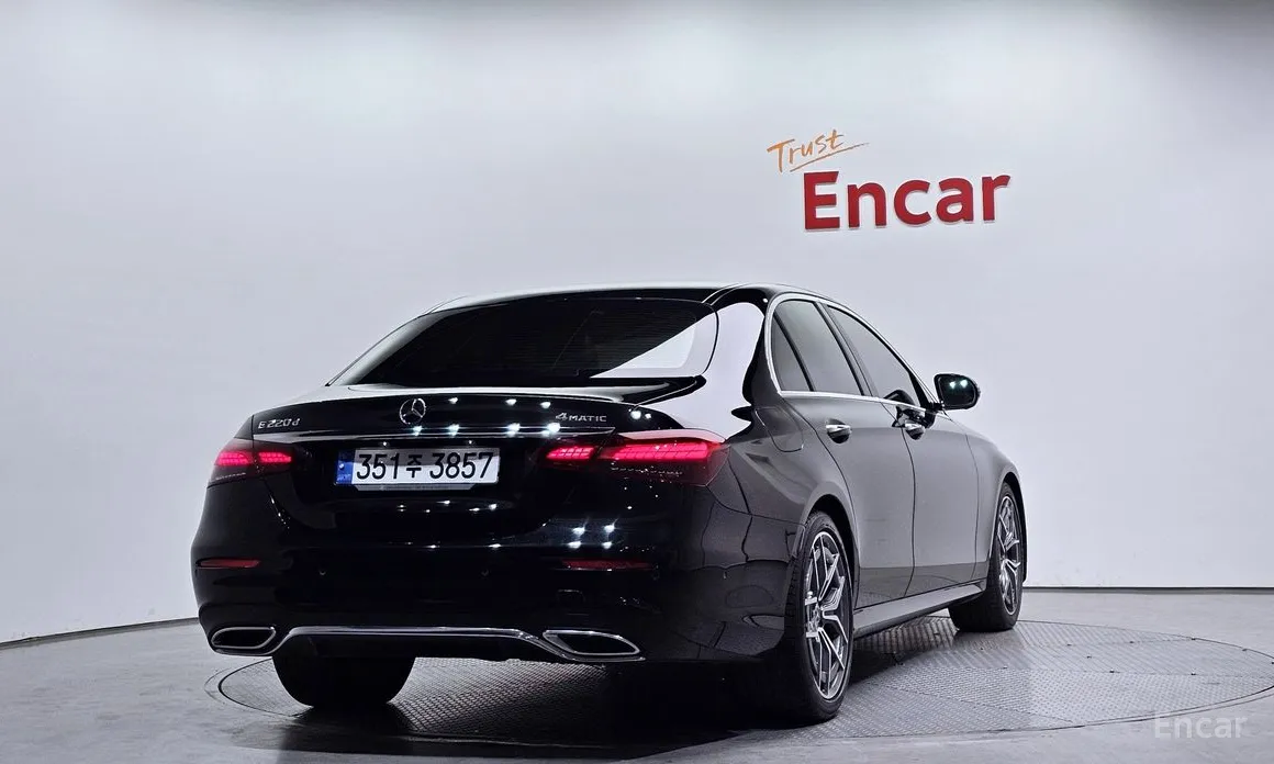 Фото 2 - Mercedes-Benz E-Class