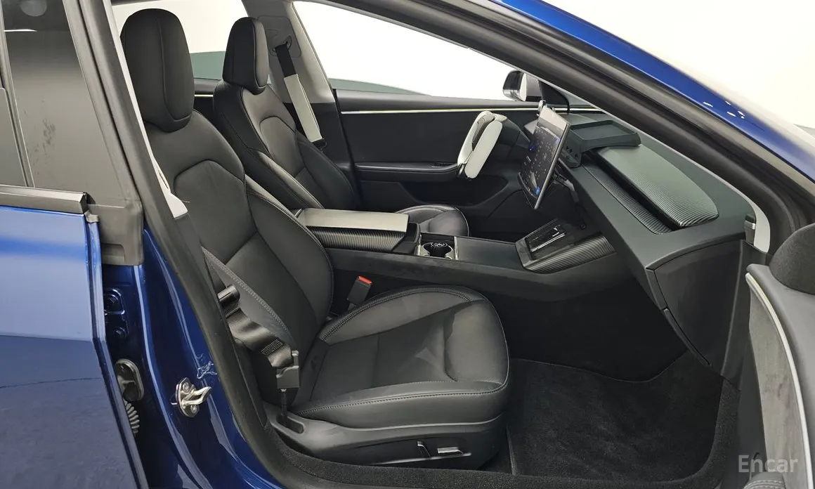 Фото 10 - Tesla Model 3