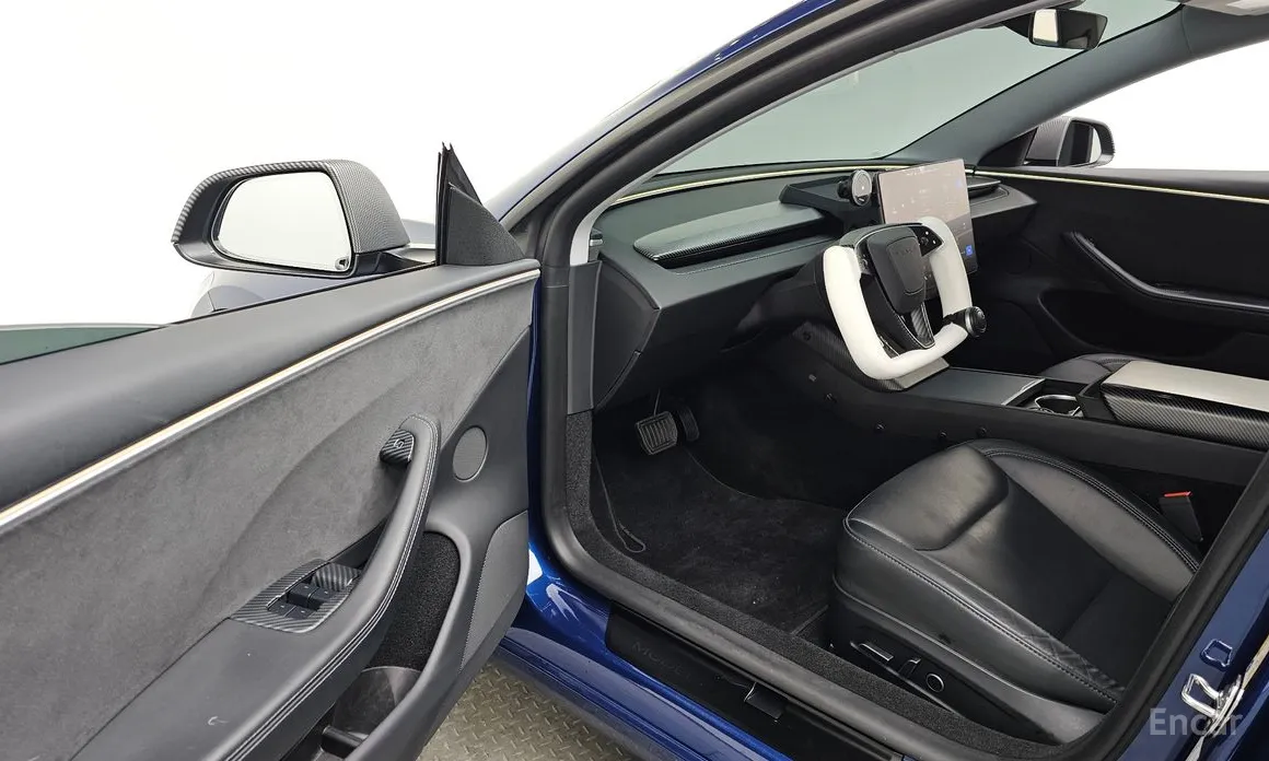 Фото 11 - Tesla Model 3