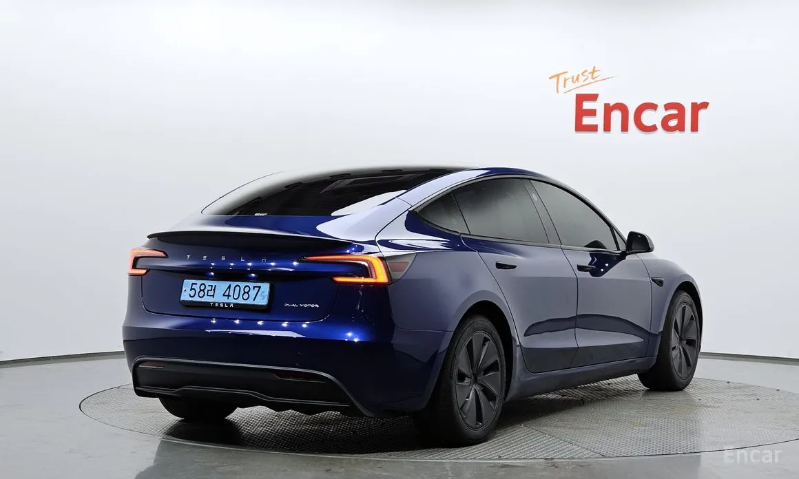 Фото 2 - Tesla Model 3