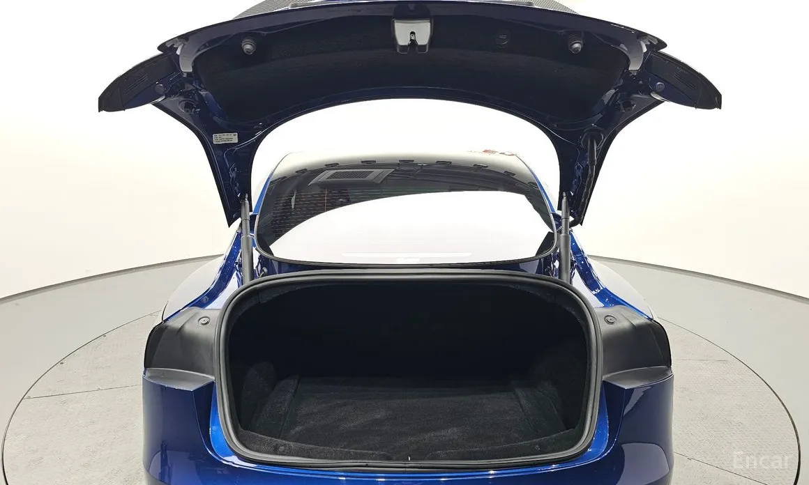 Фото 20 - Tesla Model 3